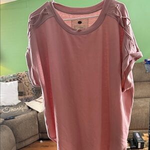 Cupio Pink Lace-Up Sleeve Short Sleeve Tee